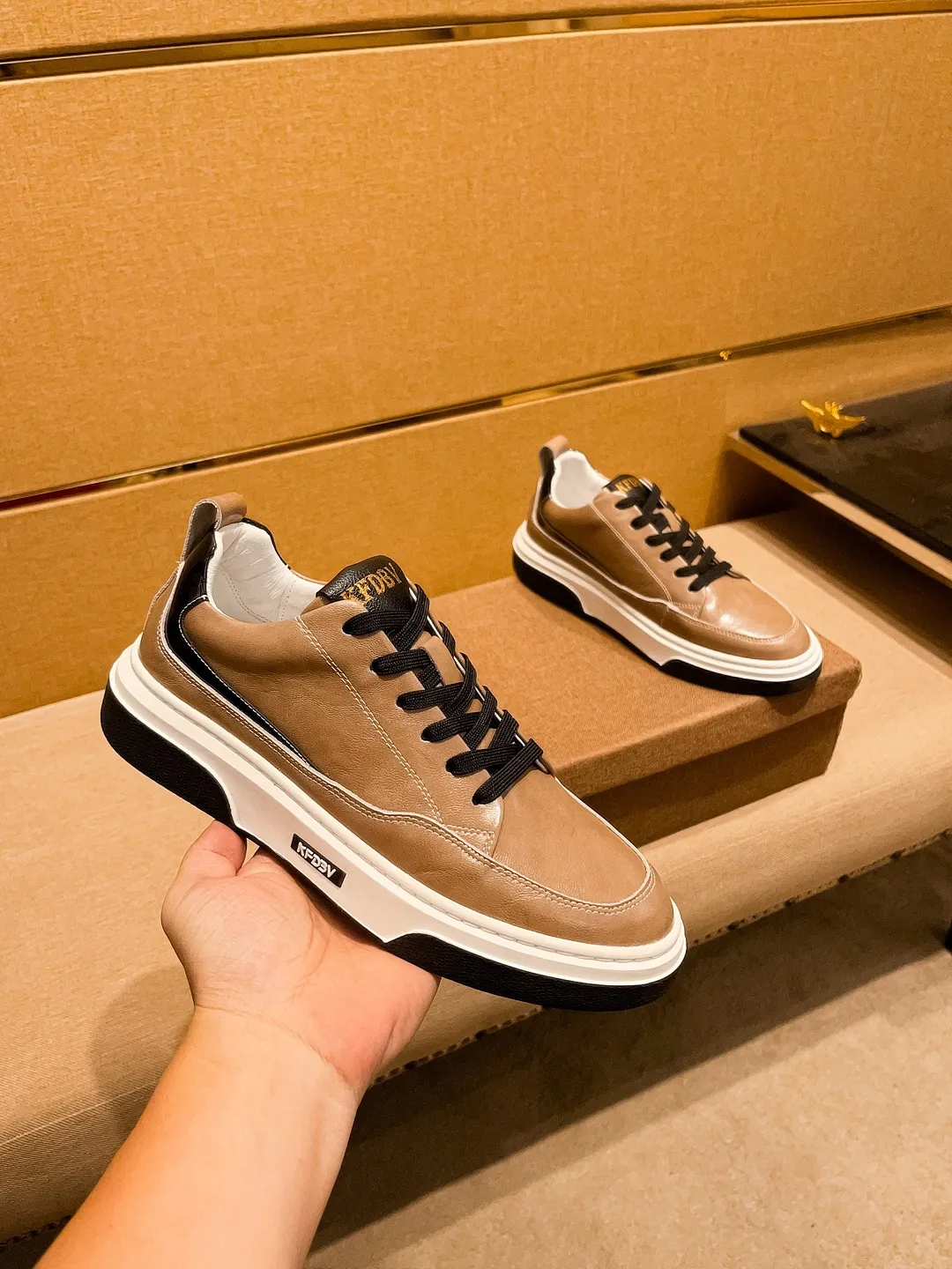 Men's shoes 💰 420💰【BV】🔥 High-end men's shoes brand official website 1:1 latest masterpiece: the upper is made of Italian imported first-layer cowhide with a comfortable and breathable lining➕original non-slip and wear-resistant outsole🔥, making walking more convenient and comfortable! An exclusive new model, a stunning work, a beautiful 1:1 replica [color] compared to the official quality! Create a fashionable personality to set off your uniqueness! A must-have for trendy men! Classic🔥Size: 38-44 Color: 🔥Multiple colors available🔥.